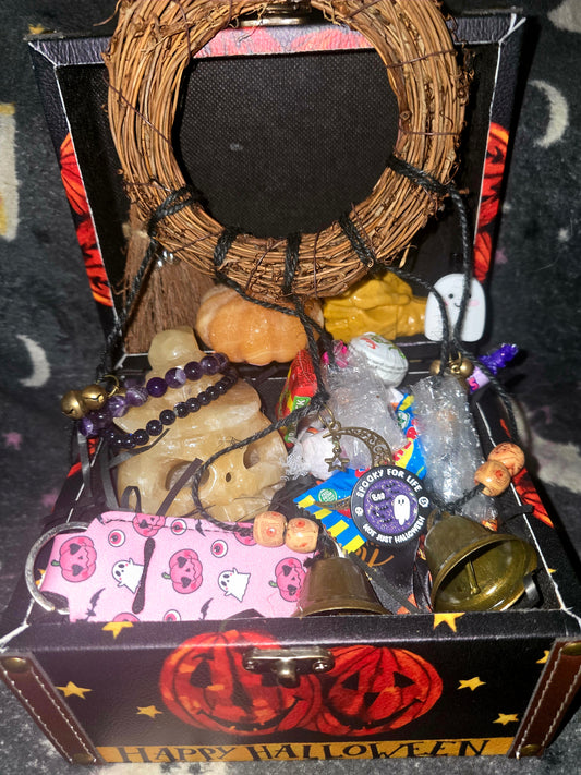 Halloween Treat or Treat Chest
