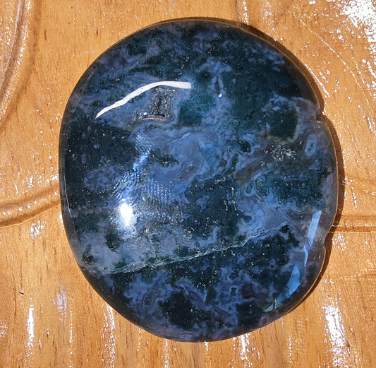 Blue Moss Agate Palm Stone