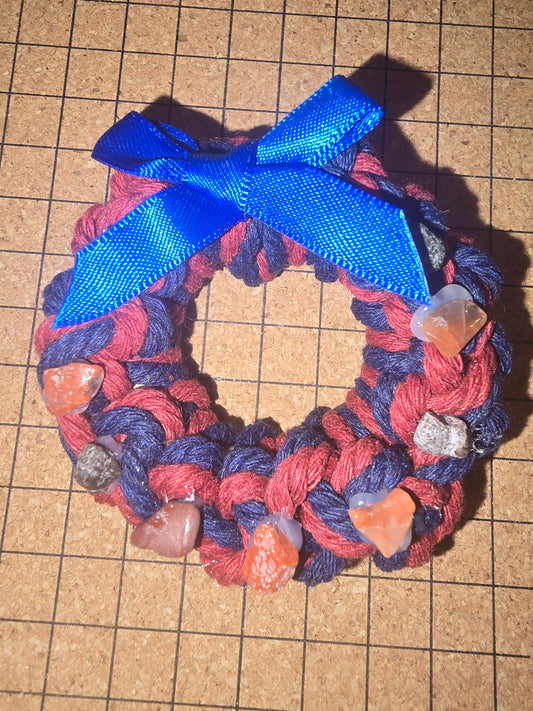 Small Macramé Christmas Wreath Decoration - Red Agate